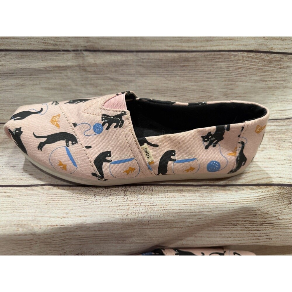 Toms Strawberry Cream Kitties Canvas Classic Shoes - Limited Edition Size 6.5 - Picture 2 of 6